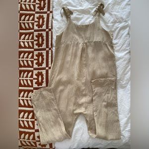 The simple folk linen jumpsuit